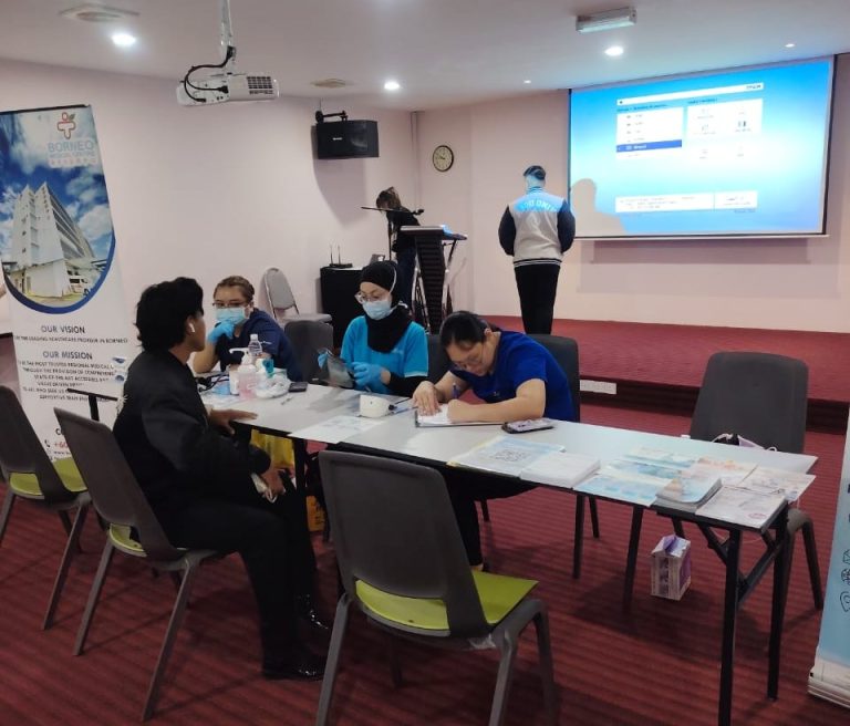 世纪大学举办健康筛查活动 师生共同关注预防保健