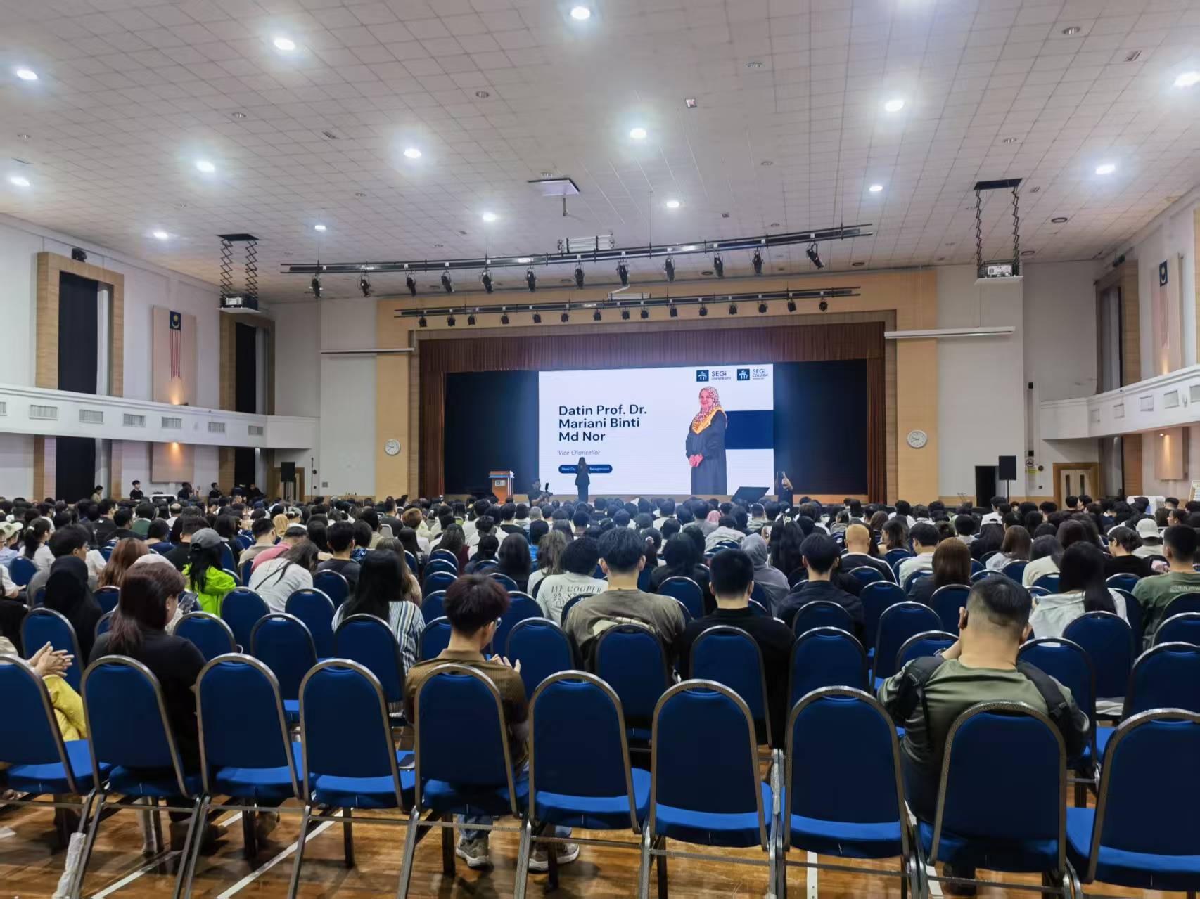 世纪大学迎新说明会昨天成功举办