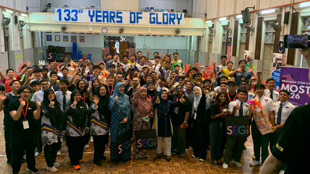 世纪大学与MOSTI联合举办STEM Camp 中学生动手体验科技